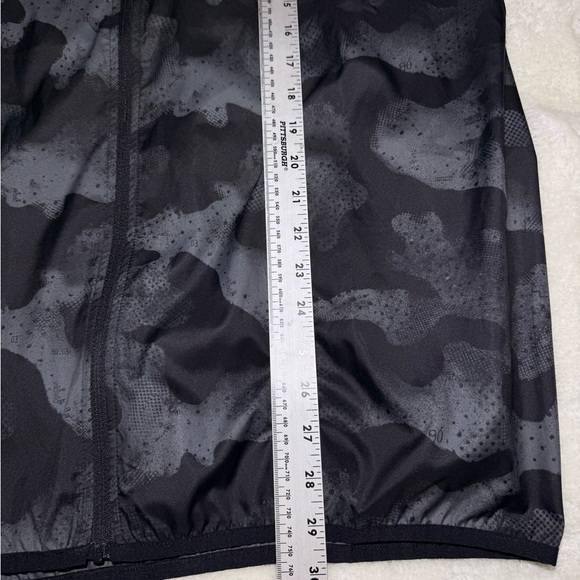 Adidas Men's Own the Run Camo Running Jacket Reflective Black/Grey size Medium - Picture 12 of 13